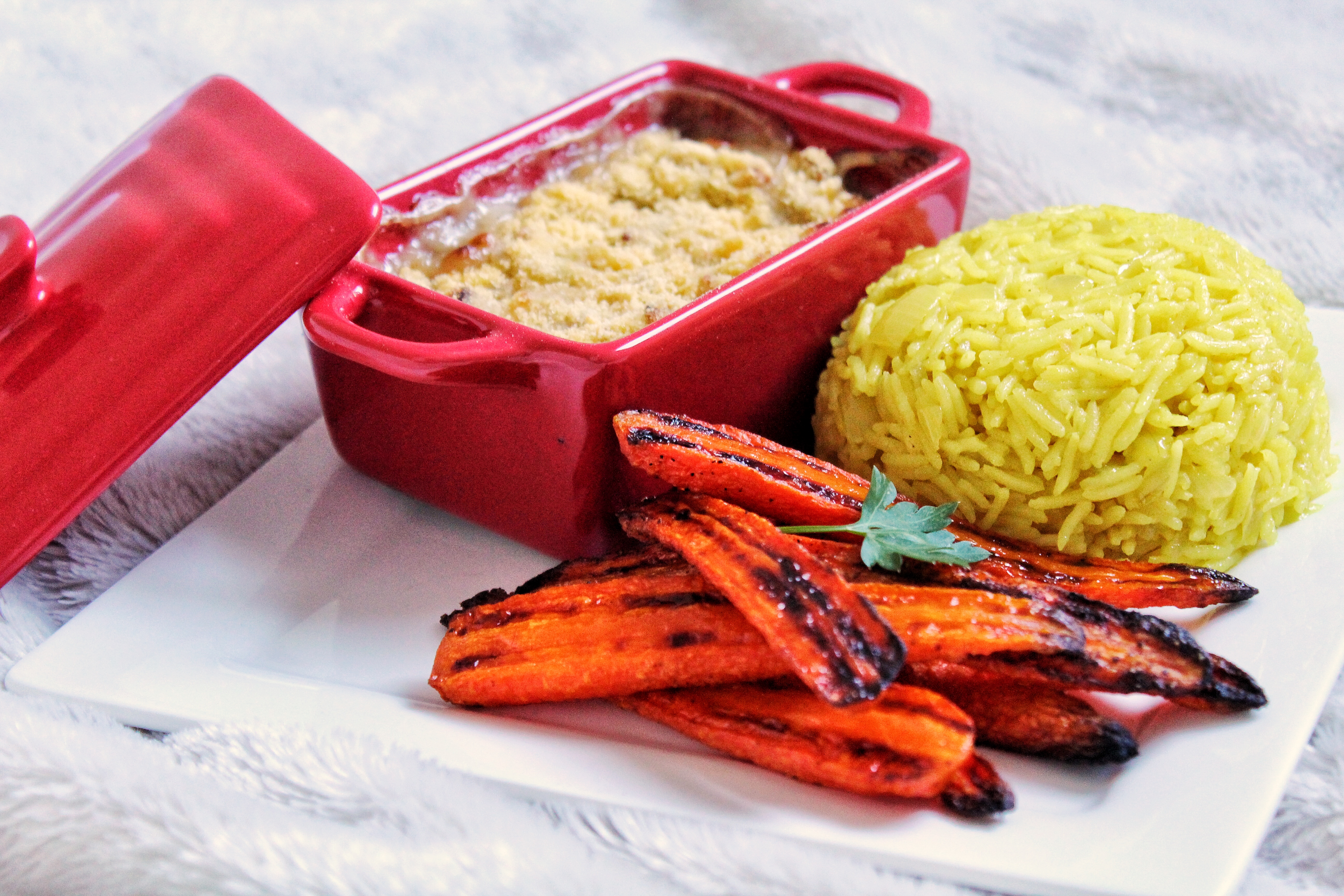 Cassolette de flageolets, carottes rôties &amp; riz pilaf au curcuma vegan, sans gluten, végétarien, sans lactose